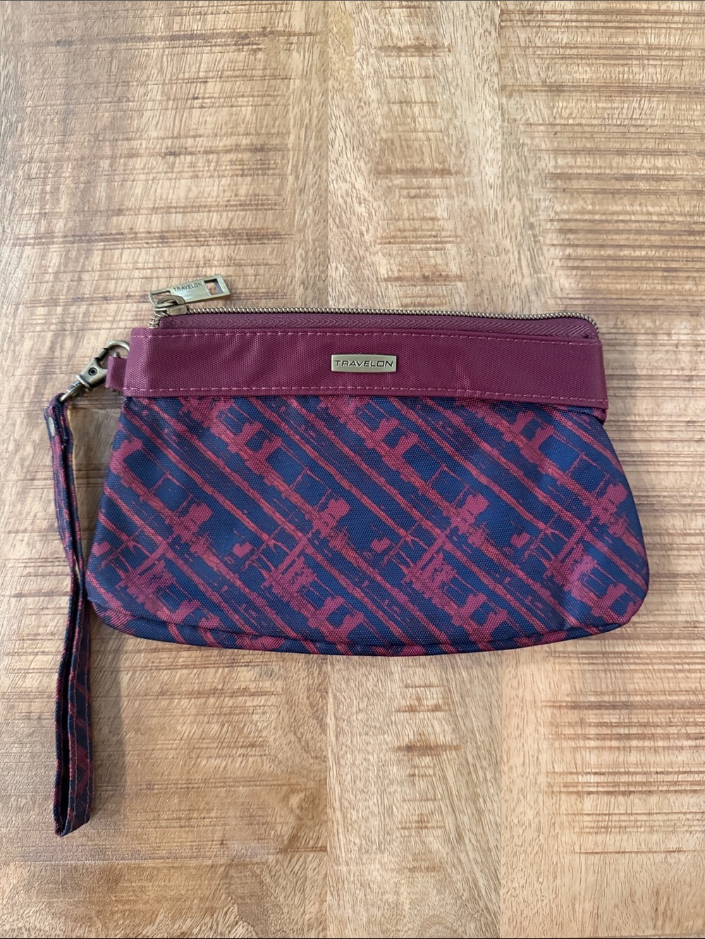 Travelon Burgundy & Navy Patterned Wristlet Clutch